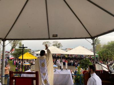 Missa em louvor ao Bom Jesus em Campo Mendes teve o PÃ¡roco SebastiÃ£o presidindo com liturgia da RÃ¡dio Campo Aberto